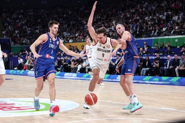(230910) -- MANILA, Sept. 10, 2023 -- Franz Wagner (C) of Germany competes during the final between Germany and Serbia at the 2023 FIBA World Cup in Manila, the Philippines, Sept. 10, 2023. ) (SP)PHILIPPINES-MANILA-BASKETBALL-FIBA WORLD CUP-FINAL-GER VS SRB WuxZhuang 