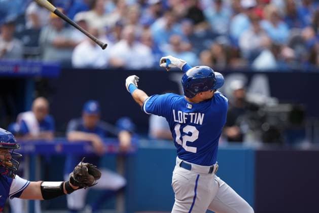 September 10, 2023, TORONTO, ON, CANADA: Kansas City Royals shortstop Nick Loftin (12) loses the grip on his bat as Toronto Blue Jays catcher Alejandro Kirk (30) looks on during second inning American League MLB, Baseball Herren, USA baseball action in Toronto on Sunday, Sept.10, 2023. Canada News - September 10, 2023  - ZUMAc35_ 20230910_zaf_c35_052 Copyright: xNathanxDenettex