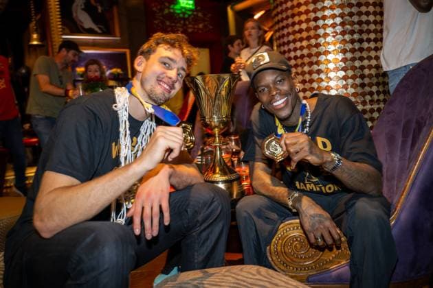Basketball Manila Pasay 11 09 2023 FIBA Basketball World Cup 2023 Mens World Cup Final Germany GER Serbia SRB Germany is world champion party after the game at night at The Peninsula Manila hotel Franz Wagner Germany, No 09 li Dennis Schröder Schroeder Germany, No 17 Schröder Schroder