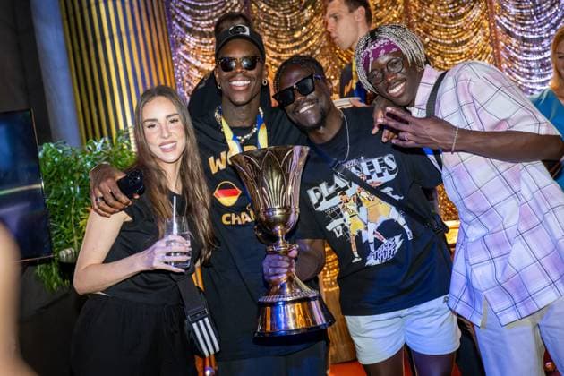 Basketball Manila Pasay 11 09 2023 FIBA Basketball World Cup 2023 Mens World Cup Final Germany GER Serbia SRB Germany is World Champion Party after the game at night at The Peninsula Manila Hotel Dennis Schröder Schroeder Germany, No 17 Schröder Schroder with wife Ellen and family members