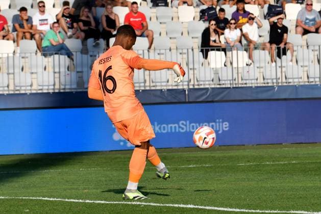 Guillaume Restes of France in action during the 2025 UEFA European Under-21 Championship Qualification football match Group H between Slovenia and France FOOTBALL : SlovÃ nie vs France - Championnat d Europe des moins de 21 ans UEFA - Match de qualification Groupe H - 11 09 2023 NatasaKupljenik Panoramic 