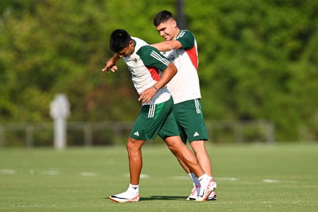 RECORD DATE NOT STATED Seleccion Mexicana 2023 Mexico team Training Session Jesus Gallardo, Johan Vasquez during the Mexican national team, Nationalteam (Mexico) Training prior to the International Friendly, Länderspiel, Nationalmannschaft match against the Uzbekistan National Team, at Childrens Healthcare of Atlanta Training Ground, on September 11, 2023. <br><br> Jesus Gallardo, Johan Vasquez durante el Entrenamiento de la Seleccion de Mexico (Seleccion Mexicana) previo al partido amistoso internacional contra la Seleccion de Uzbekistan, en el Campo de Entrenamiento de Atencion Medica infantil de Atlanta, el 11 de septiembre de 2023. ATLANTA GEORGIA ESTADOS UNIDOS Copyright: xJorgexMartinezx 20230911165447_SMN_23_MEX_TRAI_GALLARDO3