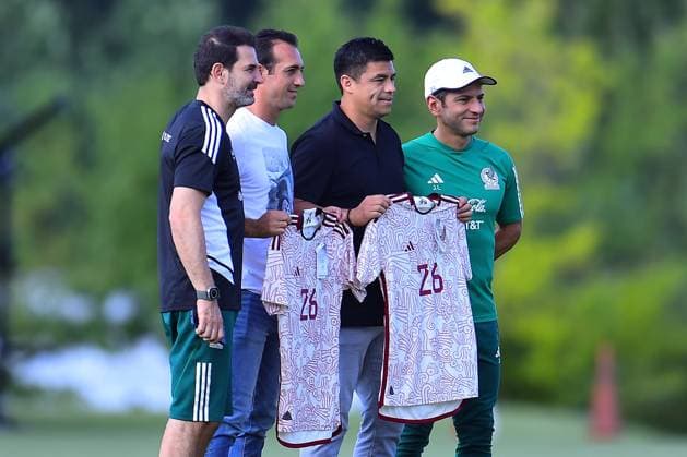 RECORD DATE NOT STATED Seleccion Mexicana 2023 Mexico team Training Session Jaime Lozano head coach and Gonzalo Pineda during the Mexican national team, Nationalteam (Mexico) Training prior to the International Friendly, LÃ¤nderspiel, Nationalmannschaft match against the Uzbekistan National Team, at Childrens Healthcare of Atlanta Training Ground, on September 11, 2023. <br><br> Jaime Lozano Director Tecnico y Gonzalo Pineda durante el Entrenamiento de la Seleccion de Mexico (Seleccion Mexicana) previo al partido amistoso internacional contra la Seleccion de Uzbekistan, en el Campo de Entrenamiento de Atencion Medica infantil de Atlanta, el 11 de septiembre de 2023. ATLANTA GEORGIA ESTADOS UNIDOS  Copyright: xAdrianxMaciasx 20230911173511_SMN_23_MEX_TRAI_LOZANO14