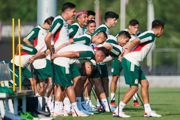 RECORD DATE NOT STATED Seleccion Mexicana 2023 Mexico team Training Session Edson Alvarez, Roberto Alvarado, Raul Jimenez, Carlos Rodriguez during the Mexican national team, Nationalteam (Mexico) Training prior to the International Friendly, Länderspiel, Nationalmannschaft match against the Uzbekistan National Team, at Childrens Healthcare of Atlanta Training Ground, on September 11, 2023. <br><br> Edson Alvarez, Roberto Alvarado, Raul Jimenez, Carlos Rodriguez durante el Entrenamiento de la Seleccion de Mexico (Seleccion Mexicana) previo al partido amistoso internacional contra la Seleccion de Uzbekistan, en el Campo de Entrenamiento de Atencion Medica infantil de Atlanta, el 11 de septiembre de 2023. ATLANTA GEORGIA ESTADOS UNIDOS Copyright: xJorgexMartinezx 20230911180126_SMN_23_MEX_TRAI_ALVAREZ60