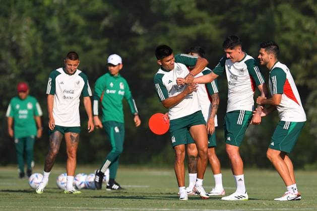 RECORD DATE NOT STATED Seleccion Mexicana 2023 Mexico team Training Session Jesus Gallardo Edson Alvarez Raul Jimenez during the Mexican national team, Nationalteam (Mexico) Training prior to the International Friendly, LÃ¤nderspiel, Nationalmannschaft match against the Uzbekistan National Team, at Childrens Healthcare of Atlanta Training Ground, on September 11, 2023. <br><br> Jesus Gallardo Edson Alvarez, Raul Jimenez durante el Entrenamiento de la Seleccion de Mexico (Seleccion Mexicana) previo al partido amistoso internacional contra la Seleccion de Uzbekistan, en el Campo de Entrenamiento de Atencion Medica infantil de Atlanta, el 11 de septiembre de 2023. ATLANTA GEORGIA ESTADOS UNIDOS  Copyright: xAdrianxMaciasx 20230911180924_SMN_23_MEX_TRAI_ALVAREZ74