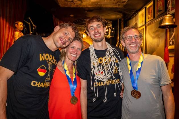 Basketball Manila Pasay 11 09 2023 FIBA Basketball World Cup 2023 Mens World Cup Final Germany GER Serbia SRB Germany is World Champion Party after the game at night at The Peninsula Manila Hotel Moritz Wagner Germany, No 13 and Franz Wagner Germany, No 09 with mother Beate Wagner and father Axel Schulz
