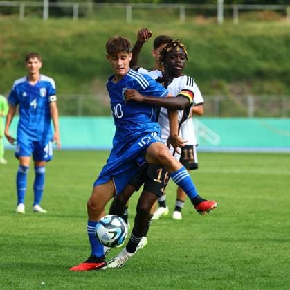 Mattia Liberali Italy in duel with Boris Mamuzah Lum Germany Germany vs Italy, football, U17 Laenderspiel, 12 9 2023 DFB regulations prohibit any use of photographs as image sequences and or quasi video Germany vs Italy, football, U17 Laenderspiel, 12 9 2023 Bonn Copyright: xEibner-Pressefotox EP_FWR