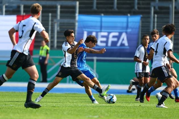 Francesco Buono Germany in duel with Matteo Cocchi Italy Germany vs Italy, football, U17 Laenderspiel, 12 9 2023 DFB regulations prohibit any use of photographs as image sequences and or quasi video Germany vs Italy, football, U17 Laenderspiel, 12 9 2023 Bonn Copyright: xEibner-Pressefotox EP_FWR
