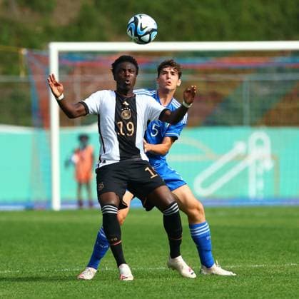 Ken Izekor Germany in duel with Giorgio Vezzosi Italy Germany vs Italy, football, U17 Laenderspiel, 12 9 2023 DFB regulations prohibit any use of photographs as image sequences and or quasi video Germany vs Italy, football, U17 Laenderspiel, 12 9 2023 Bonn Copyright: xEibner-Pressefotox EP_FWR