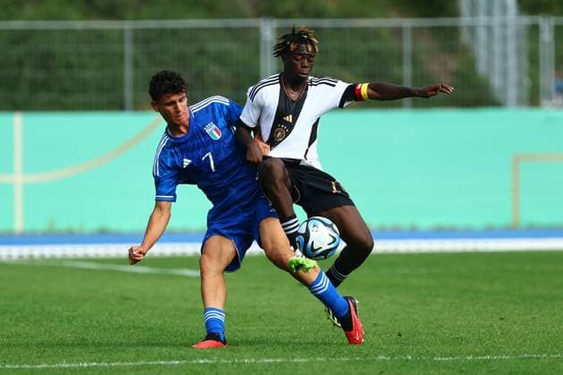 Boris Mamuzah Lum Germany in duel with Diego Pisani Italy Germany vs Italy, football, U17 Laenderspiel, 12 9 2023 DFB regulations prohibit any use of photographs as image sequences and or quasi video Germany vs Italy, football, U17 Laenderspiel, 12 9 2023 Bonn Copyright: xEibner-Pressefotox EP_FWR