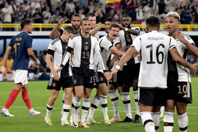 DORTMUND - Thomas Muller of Germany celebrates the 1-0 with his teammates during the friendly Interland match between Germany and France at the Signal Iduna Park on September 12, 2023 in Dortmund, Germany. ANP Hollandse Hoogte International Friendly, Länderspiel, Nationalmannschaft 2023 2024 xVIxANPxSportx xGerritxvanxKeulenxIVx 478042959 originalFilename: 478042959.jpg