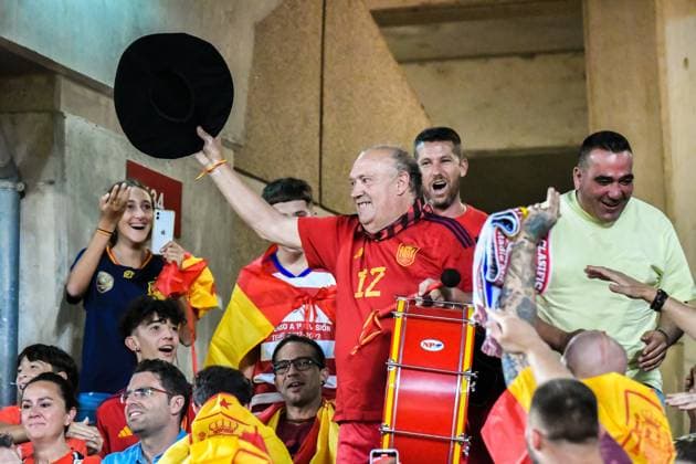 September 12, 2023, Granada, Granada, Granada: The Spain national football team s most famous supporter Manolo el del bombol during the match between Spain national team, Nationalteam and Cyprus Football Federation of FIFA European Qualifier on September 12, 2023, at Nuevo Los Carmenes in Granada, Spain. ( Samuel CarreoÂ±o PxImages) Granada Granada - ZUMAp175 20230912_zsa_p175_003 Copyright: xSamuelxCarreoÂ±Ox