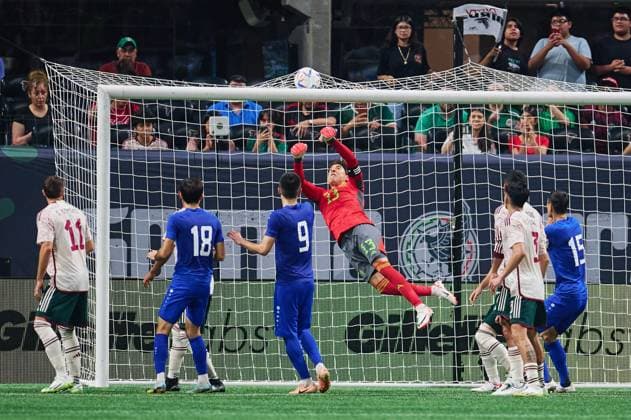 RECORD DATE NOT STATED Seleccion Mexicana 2023 Mexico vs Uzbekistan Guillermo Ochoa receives goal 3-3 of Otabek Shukurov of Uzbekistan during the game Mexico (Mexican national team, Nationalteam vs Uzbekistan National Team, International Friendly, LÃ¤nderspiel, Nationalmannschaft at Mercedes Benz Stadium, on September 12, 2023. <br><br> Guillermo Ochoa de Mexico recibe el gol 3-3 de Otabek Shukurov de Uzbekistan durante el partido Mexico (Seleccion Mexicana) vs Uzbekistan, Amistoso Internacional, en el Estadio Mercedes Benz, el 12 de septiembre de 2023. ATLANTA GEORGIA ESTADOS UNIDOS  Copyright: xJorgexMartinezx 20230912205546_SMN_23_AM_MEX_UZB_OCHOA181