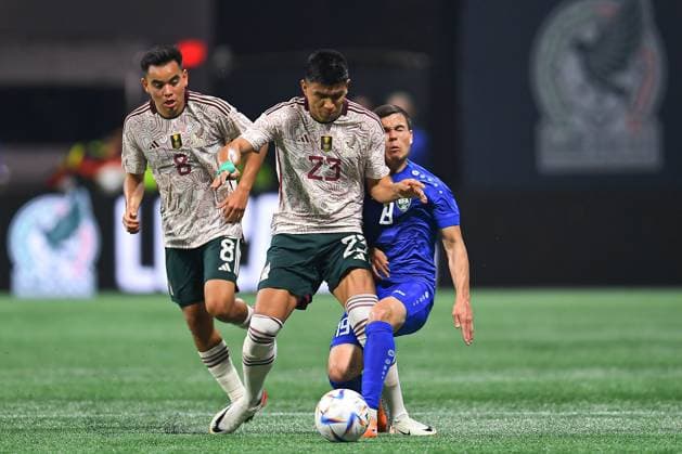 RECORD DATE NOT STATED Seleccion Mexicana 2023 Mexico vs Uzbekistan (L-R), Jesus Gallardo of Mexico and Azizbek Turgunbaev of Uzbekistan during the game Mexico (Mexican national team, Nationalteam vs Uzbekistan National Team, International Friendly, Länderspiel, Nationalmannschaft at Mercedes Benz Stadium, on September 12, 2023. <br><br> (I-D), Jesus Gallardo de Mexico y Azizbek Turgunbaev de Uzbekistan durante el partido Mexico (Seleccion Mexicana) vs Uzbekistan, Amistoso Internacional, en el Estadio Mercedes Benz, el 12 de septiembre de 2023. ATLANTA GEORGIA ESTADOS UNIDOS Copyright: xAdrianxMaciasx 20230912211010_SMN_23_AM_MEX_UZB_GALLARDO199