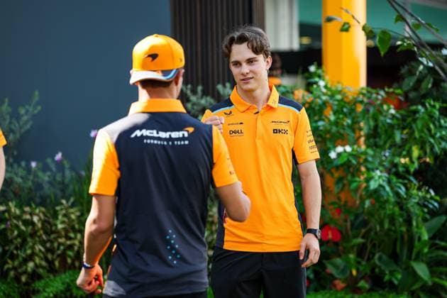 PIASTRI Oscar (aus), McLaren F1 Team MCL60, portrait during the 2023 Formula 1 Singapore Airlines Singapore Grand Prix, 15th round of the 2023 Formula One World Championship, WM, Weltmeisterschaft from September 15 to 17, 2023 on the Marina Bay Street Circuit, in Singapore - F1 - SINGAPORE GRAND PRIX 2023 DPPI Panoramic  00123034_GOOD0679