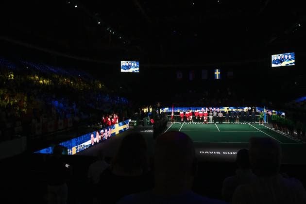 Foto Massimo Paolone LaPresse 14 Settembre 2023 - Bologna, Italia - tennis - Canada vs Svezia - Vasek Pospisil (CAN) v Leo Borg (SWE) - Coppa Davis 2023 - Unipol Arena. Nella foto: schieramento squadre, inizio gara durante l™inno nazionale della Svezia September 14, 2023 Bologna, Italy - sport, tennis - Canada vs Sweden - Vasek Pospisil (CAN) v Leo Borg (SWE) - Davis Cup 2023 - Unipol Arena. In the pic: line up during the national anthem of Sweden  Copyright: xMassimoxPaolone LaPressex