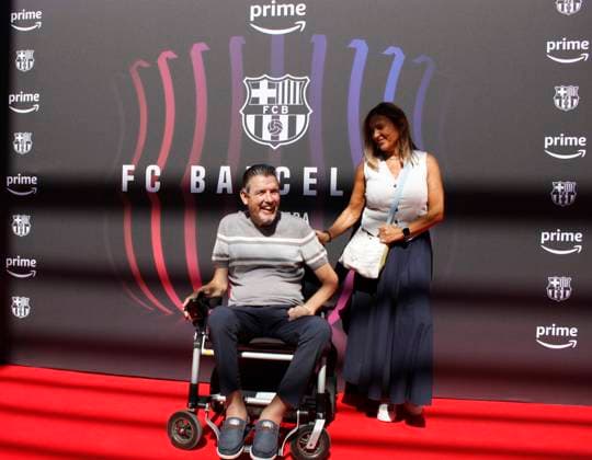 September 14, 2023, Sabadell, Barcelona, Spain: Barcelona Spain 14.09.2023 Carlos Unzue (TV commentator on Dazn) and his girlfriend looks during the Prime Video A New Era II at Camp Nou on 14 September 2023 in Barcelona. Sabadell Spain - ZUMAu50_ 20230914_zsp_u50_038 Copyright: xXavixUrgelesx