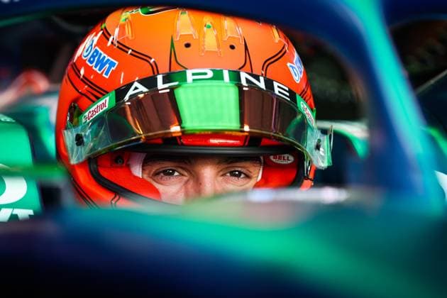OCON Esteban (fra), Alpine F1 Team A523, portrait during the 2023 Formula 1 Singapore Airlines Singapore Grand Prix, 15th round of the 2023 Formula One World Championship, WM, Weltmeisterschaft from September 15 to 17, 2023 on the Marina Bay Street Circuit, in Singapore - F1 - SINGAPORE GRAND PRIX 2023 DPPI Panoramic  00123034_AV6_5335
