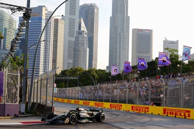 44 Lewis Hamilton GBR, Mercedes AMG Petronas F1 Team , F1 Grand Prix of Singapore at Marina Bay Street Circuit on September 15, 2023 in Singapore, Singapore Photo by HOCH ZWEI Singapore Singapore