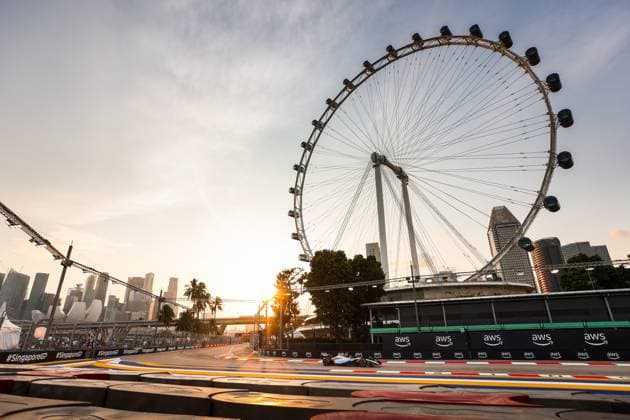 2 Logan Sargeant USA, Williams Racing , F1 Grand Prix of Singapore at Marina Bay Street Circuit on September 15, 2023 in Singapore, Singapore Photo by HOCH ZWEI Singapore Singapore