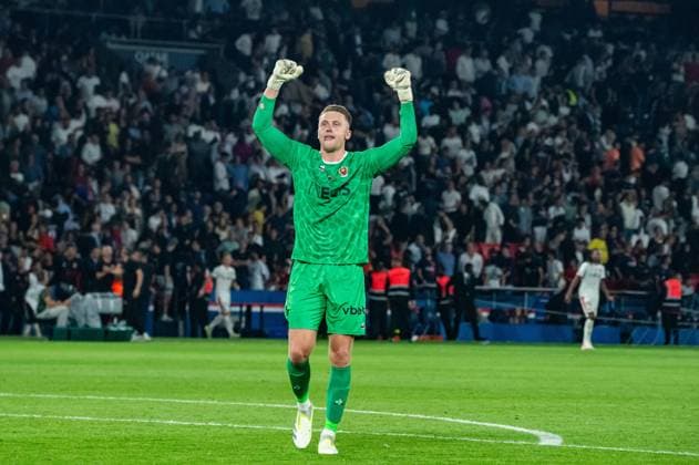 Marcin Bulka (OGC Nice) FOOTBALL : Paris Saint Germain - OGC Nice - Ligue 1 - JournÃ e 5 - 15 09 2023 BaptisteAutissier Panoramic 