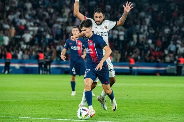 Vitinha (Paris SG) Gaetan Laborde (OGC Nice) FOOTBALL : Paris Saint Germain - OGC Nice - Ligue 1 - JournÃ e 5 - 15 09 2023 BaptisteAutissier Panoramic 