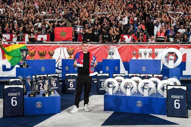 September 15, 2023, Paris, France, France: Marco VERRATTI of PSG poses with his trophies in front of Paris Saint-Germain ultras supporters during a ceremony paying tribute to him following his departure from the club prior the Ligue 1 match between Paris Saint-Germain (PSG) and OGC Nice at Parc des Princes Stadium on September 15, 2023 in Paris, France. Paris France - ZUMAm308 20230915_zsp_m308_014 Copyright: xMatthieuxMirvillex