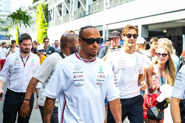 HAMILTON Lewis (gbr), Mercedes AMG F1 Team W14, portrait during the 2023 Formula 1 Singapore Airlines Singapore Grand Prix, 15th round of the 2023 Formula One World Championship, WM, Weltmeisterschaft from September 15 to 17, 2023 on the Marina Bay Street Circuit, in Singapore - F1 - SINGAPORE GRAND PRIX 2023 DPPI Panoramic  00123034_G0OD6901