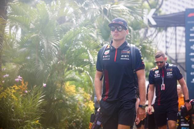 VERSTAPPEN Max (ned), Red Bull Racing RB19, portrait during the 2023 Formula 1 Singapore Airlines Singapore Grand Prix, 15th round of the 2023 Formula One World Championship, WM, Weltmeisterschaft from September 15 to 17, 2023 on the Marina Bay Street Circuit, in Singapore - F1 - SINGAPORE GRAND PRIX 2023 DPPI Panoramic  00123034_AV6_6203