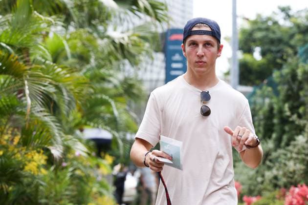 LAWSON Liam (nzl), Scuderia AlphaTauri AT04, portrait during the 2023 Formula 1 Singapore Airlines Singapore Grand Prix, 15th round of the 2023 Formula One World Championship, WM, Weltmeisterschaft from September 15 to 17, 2023 on the Marina Bay Street Circuit, in Singapore - F1 - SINGAPORE GRAND PRIX 2023 DPPI Panoramic  00123034_AV6_6217