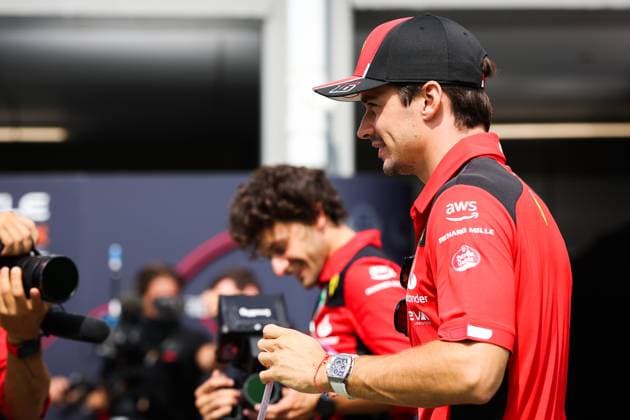 LECLERC Charles (mco), Scuderia Ferrari SF-23, portrait during the 2023 Formula 1 Singapore Airlines Singapore Grand Prix, 15th round of the 2023 Formula One World Championship, WM, Weltmeisterschaft from September 15 to 17, 2023 on the Marina Bay Street Circuit, in Singapore - F1 - SINGAPORE GRAND PRIX 2023 DPPI Panoramic  00123034_AV6_6439