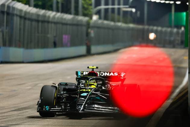 44 Lewis Hamilton GBR, Mercedes AMG Petronas F1 Team , F1 Grand Prix of Singapore at Marina Bay Street Circuit on September 15, 2023 in Singapore, Singapore Photo by HOCH ZWEI Singapore Singapore