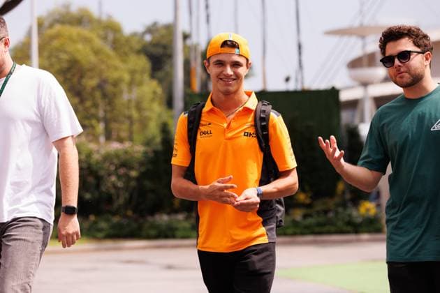 September 16, 2023, Singapore, Singapore: Lando Norris of Great Britain and McLaren Formula 1 Team arrives at the paddock ahead of final practice for the F1 Grand Prix of Singapore at the Marina Bay Street Circuit. Singapore Singapore - ZUMAs197 20230916_aaa_s197_008 Copyright: xGeorgexHitchensx