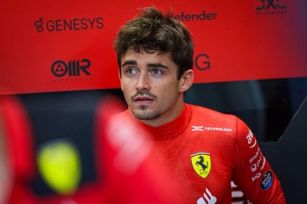 LECLERC Charles (mco), Scuderia Ferrari SF-23, portrait during the 2023 Formula 1 Singapore Airlines Singapore Grand Prix, 15th round of the 2023 Formula One World Championship, WM, Weltmeisterschaft from September 15 to 17, 2023 on the Marina Bay Street Circuit, in Singapore - F1 - SINGAPORE GRAND PRIX 2023 DPPI Panoramic  00123034_G0OD6946