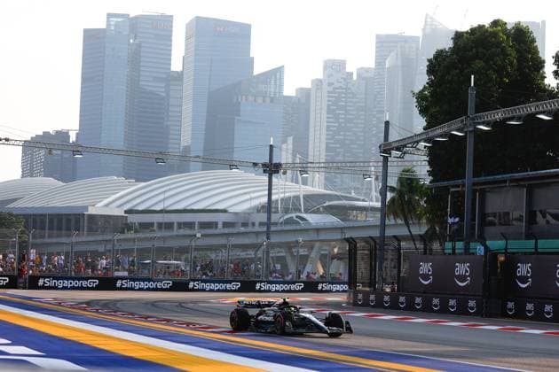 44 Lewis Hamilton GBR, Mercedes AMG Petronas F1 Team , F1 Grand Prix of Singapore at Marina Bay Street Circuit on September 16, 2023 in Singapore, Singapore Photo by HOCH ZWEI Singapore Singapore