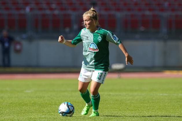 v li Ricarda Walkling SV Werder Bremen, 13 free, single image, full body, action, game scene, THE DFB DIRECTIVES PROHIBIT ANY USE OF PHOTOGRAPHS AS IMAGE SEQUENCES AND OR QUASI VIDEO , 16 09 2023, Nuremberg Germany , Football, Google Pixel Women Bundesliga, 1 FC Nürnberg SV Werder Bremen xobx