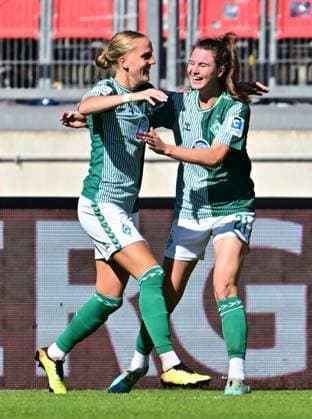 16 09 2023 football season 2023 2024 1 women football Bundesliga 01 matchday 1 FC Nürnberg FCN club SV Werder Bremen SVW sports photo zinc xwoxzix goal celebration joy after goal goal shot to 1 2 by Lina Hauicke 18, SV Werder Bremen Lina Hauicke 18, SV Werder Bremen Chiara Hahn 21, SV Werder Bremen
