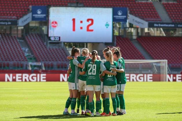 v li SV Werder Bremen players celebrating goal, cheering, jubilant, optimistic, game scene, highlight, joy over the goal to 1 2, THE DFB DIRECTIVES PROHIBIT ANY USE OF PHOTOGRAPHS AS IMAGE SEQUENCES AND OR QUASI VIDEO , 16 09 2023, Nuremberg Germany , Football, Google Pixel Womens Bundesliga, 1 FC Nürnberg SV Werder Bremen xobx