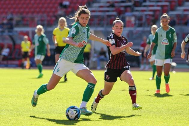 v li Chiara Hahn SV Werder Bremen, 21 and Vanessa Haim 1 FC Nürnberg, 19 in duel, duel, dynamic, action, game scene, THE DFB DIRECTIVES PROHIBIT ANY USE OF PHOTOGRAPHS AS IMAGE SEQUENCES AND OR QUASI VIDEO , 16 09 2023, Nuremberg Germany , Football, Google Pixel Womens Bundesliga, 1 FC Nürnberg SV Werder Bremen xobx