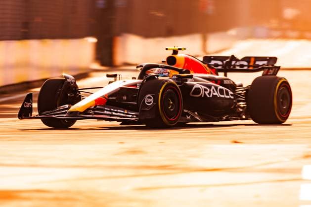 September 16, 2023, Singapore, Singapore: Sergio Perez of Mexico drives the (11) Oracle Red Bull Racing RB19 during final practice ahead of the F1 Grand Prix of Singapore at the Marina Bay Street Circuit. Singapore Singapore - ZUMAs197 20230916_aab_s197_014 Copyright: xGeorgexHitchensx