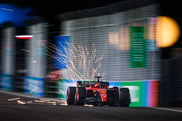 16 LECLERC Charles (mco), Scuderia Ferrari SF-23, action during the 2023 Formula 1 Singapore Airlines Singapore Grand Prix, 15th round of the 2023 Formula One World Championship, WM, Weltmeisterschaft from September 15 to 17, 2023 on the Marina Bay Street Circuit, in Singapore - F1 - SINGAPORE GRAND PRIX 2023 DPPI Panoramic  00123034_AV3_7513