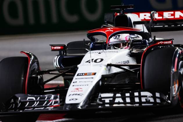 40 LAWSON Liam (nzl), Scuderia AlphaTauri AT04, action during the 2023 Formula 1 Singapore Airlines Singapore Grand Prix, 15th round of the 2023 Formula One World Championship, WM, Weltmeisterschaft from September 15 to 17, 2023 on the Marina Bay Street Circuit, in Singapore - F1 - SINGAPORE GRAND PRIX 2023 DPPI Panoramic  00123034_AV3_7882
