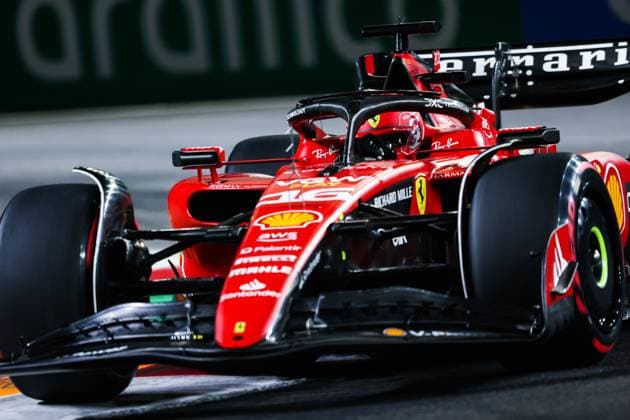 16 LECLERC Charles (mco), Scuderia Ferrari SF-23, action during the 2023 Formula 1 Singapore Airlines Singapore Grand Prix, 15th round of the 2023 Formula One World Championship, WM, Weltmeisterschaft from September 15 to 17, 2023 on the Marina Bay Street Circuit, in Singapore - F1 - SINGAPORE GRAND PRIX 2023 DPPI Panoramic  00123034_AV3_7920