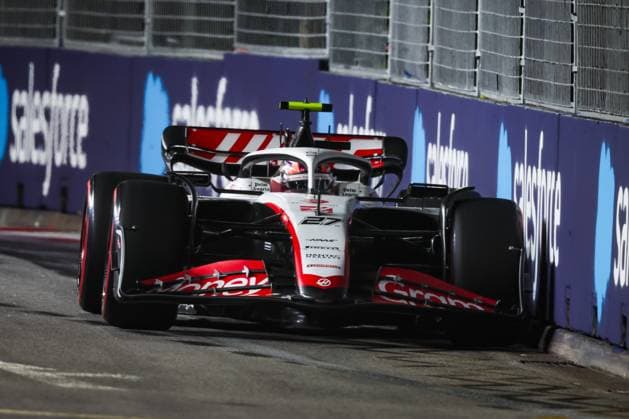 27 HULKENBERG Nico (ger), Haas F1 Team VF-23 Ferrari, action during the 2023 Formula 1 Singapore Airlines Singapore Grand Prix, 15th round of the 2023 Formula One World Championship, WM, Weltmeisterschaft from September 15 to 17, 2023 on the Marina Bay Street Circuit, in Singapore - F1 - SINGAPORE GRAND PRIX 2023 DPPI Panoramic  00123034_G0OD8589