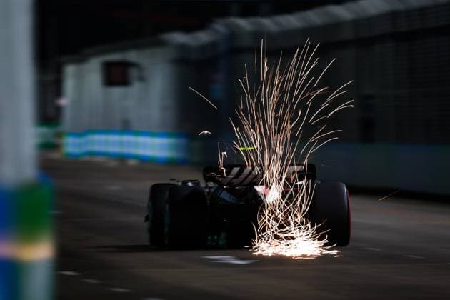 27 HULKENBERG Nico (ger), Haas F1 Team VF-23 Ferrari, action during the 2023 Formula 1 Singapore Airlines Singapore Grand Prix, 15th round of the 2023 Formula One World Championship, WM, Weltmeisterschaft from September 15 to 17, 2023 on the Marina Bay Street Circuit, in Singapore - F1 - SINGAPORE GRAND PRIX 2023 DPPI Panoramic  00123034_G0OD9452
