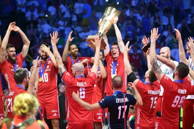 Bilder des Jahres 2023, Sport 09 September Sport Themen der Woche KW37 Sport Bilder des Tages Volleyball, EM, Finale, Italien - Polen Italy: Team Poland win the men European volleyball championship 2023 they celebrate with the cup the victory during the final match Italy v Poland valid for the European Men s Volleyball Championship at the Palazzo dello on Sep 16th, 2023 In Rome, Italy Photographer01 Rome Lazio Italy  Copyright: xIPAxSport ABACAx BRIPASport20230917_289 IPAxSport ABACAx BRIPASport20230917_289