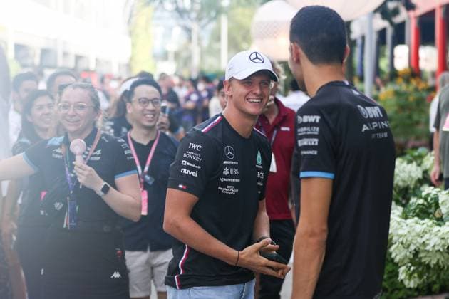 SCHUMACHER Mick (ger), Reserve Driver of Mercedes AMG F1 Team, portrait during the 2023 Formula 1 Singapore Airlines Singapore Grand Prix, 15th round of the 2023 Formula One World Championship, WM, Weltmeisterschaft from September 15 to 17, 2023 on the Marina Bay Street Circuit, in Singapore - F1 - SINGAPORE GRAND PRIX 2023 - RACE DPPI Panoramic  00123035_AV6_7973