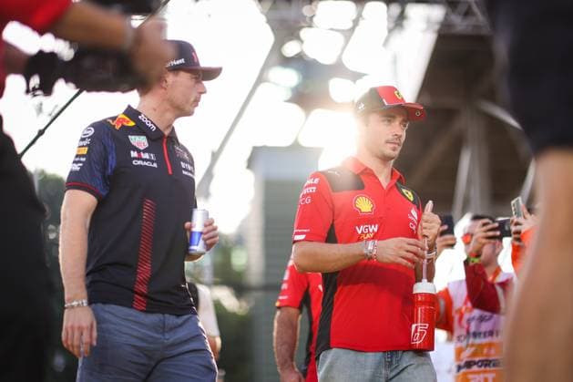 VERSTAPPEN Max (ned), Red Bull Racing RB19, LECLERC Charles (mco), Scuderia Ferrari SF-23, portrait during the 2023 Formula 1 Singapore Airlines Singapore Grand Prix, 15th round of the 2023 Formula One World Championship, WM, Weltmeisterschaft from September 15 to 17, 2023 on the Marina Bay Street Circuit, in Singapore - F1 - SINGAPORE GRAND PRIX 2023 - RACE DPPI Panoramic  00123035_AV6_8146