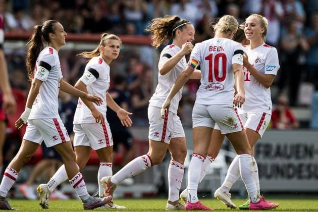 GOOGLE PIXEL Womens Bundesliga 1 FC Koeln RB Leipzig 17 09 2023 Cheers for 2 1 by Sharon Beck 1 FC Koeln, 10 GOOGLE PIXEL Womens Bundesliga, 1 FC Koeln RB Leipzig, Koeln, Franz Kremer Stadion on 17 09 2023 DFB REGULATES PROHIBIT ANY USE OF PHOTOGRAPHS AS IMAGE SEQUENCES AND OR QUASI VIDEO Copyright: xBEAUTIFULxSPORTS Wunderlx