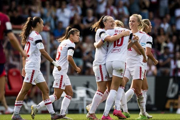 GOOGLE PIXEL Womens Bundesliga 1 FC Koeln RB Leipzig 17 09 2023 Cheers for 2 1 by Sharon Beck 1 FC Koeln, 10 GOOGLE PIXEL Womens Bundesliga, 1 FC Koeln RB Leipzig, Koeln, Franz Kremer Stadion on 17 09 2023 DFB REGULATES PROHIBIT ANY USE OF PHOTOGRAPHS AS IMAGE SEQUENCES AND OR QUASI VIDEO Copyright: xBEAUTIFULxSPORTS Wunderlx